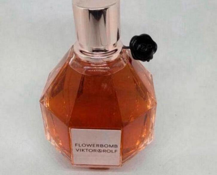 Flowerbomb Viktor Rolf 100 ml eau de parfum Origineel!, Sieraden, Tassen en Uiterlijk, Uiterlijk | Parfum, Nieuw, Verzenden