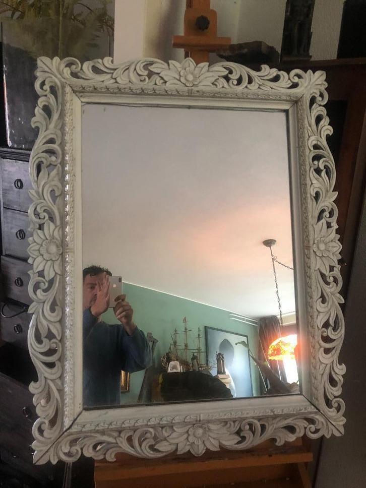 Grote sierlijke spiegel met bewerkte lijst, Huis en Inrichting, Woonaccessoires | Spiegels, Minder dan 100 cm, Rechthoekig, Ophalen of Verzenden