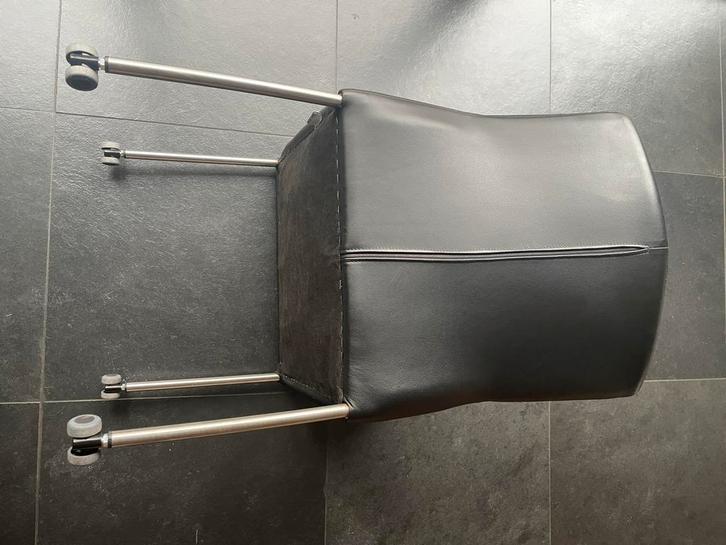 5 X Stijlvolle zwarte Gilsing design stoelen, Huis en Inrichting, Stoelen, Gebruikt, Vijf, Zes of meer stoelen, Leer, Zwart, Ophalen