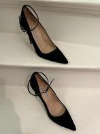 Manolo Blahnik suède pumps (37,5), Ophalen, Pumps, Zwart, Manolo Blahnik