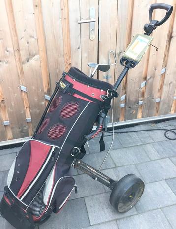 GOLF CADIE MET TAS EN 2 GOLFCLUBS beschikbaar voor biedingen