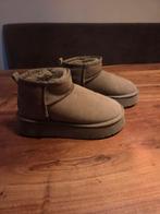 Ugg taupe 36, Kleding | Dames, Schoenen, UGG, Beige, Lage of Enkellaarzen, Ophalen of Verzenden