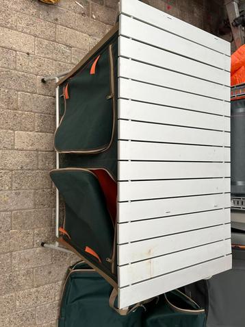 Campingkast / opbergkast merk quecha beschikbaar voor biedingen