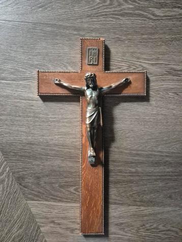 Antieke Crucifix met corpus ca. 1940 beschikbaar voor biedingen