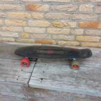 Pennyboard skateboard zwart met rode en grijze wielen, Sport en Fitness, Skateboarden, Skateboard, Zo goed als nieuw, Ophalen