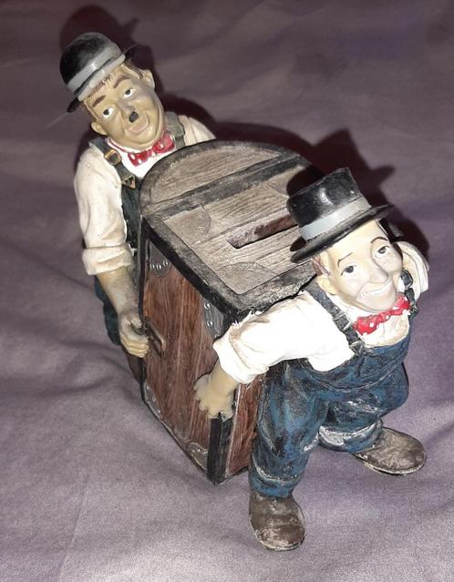 Laurel en Hardy spaarpot; hilarische scène met kist. 1972., Antiek en Kunst, Curiosa en Brocante, Ophalen of Verzenden