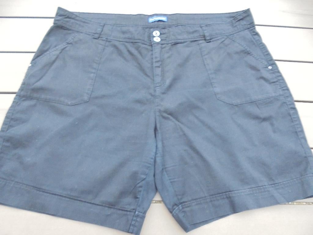 Zwarte korte broek CHARLES VÖGELE, Kleding | Dames, Grote Maten, Charles Vogele, Zwart, Ophalen of Verzenden, Gedragen