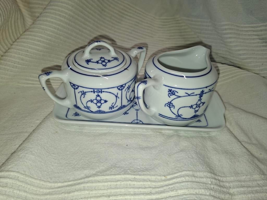 Saksisch melk- en suikerstel op dienblad, Antiek en Kunst, Antiek | Porselein, Ophalen of Verzenden