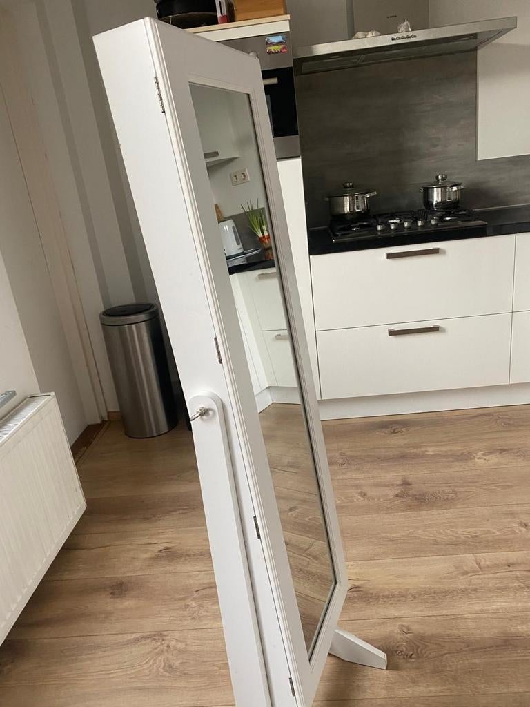 Costway Sieradenkast met Spiegel - 148 cm hoog, Huis en Inrichting, Woonaccessoires | Spiegels, Ophalen of Verzenden, Zo goed als nieuw