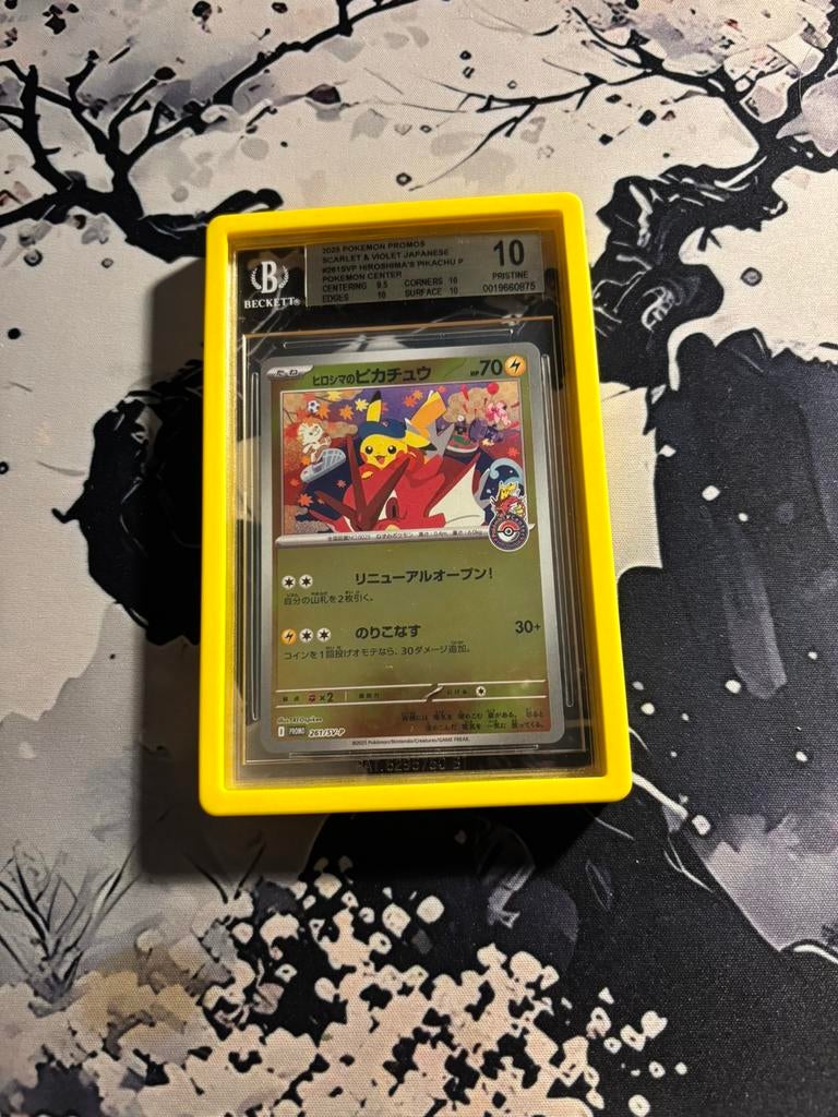 Hiroshima Pikachu BGS 10, Hobby en Vrije tijd, Verzamelkaartspellen | Pokémon, Ophalen of Verzenden, Zo goed als nieuw, Losse kaart