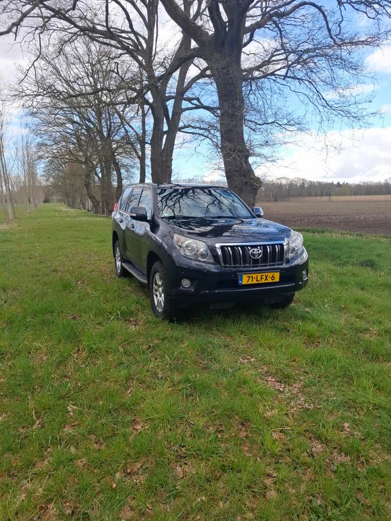 Toyota Landcruiser 3.0 D-4d 5DR AUT 2010, Auto's, Toyota, Automaat, Stof, 4 cilinders, 3000 kg
