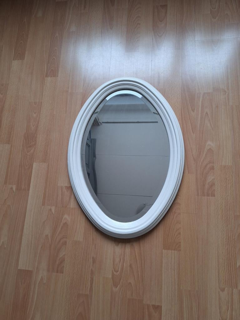 Ovale spiegel met mooie geslepen rand, Ophalen of Verzenden, Ovaal, Minder dan 50 cm, Minder dan 100 cm