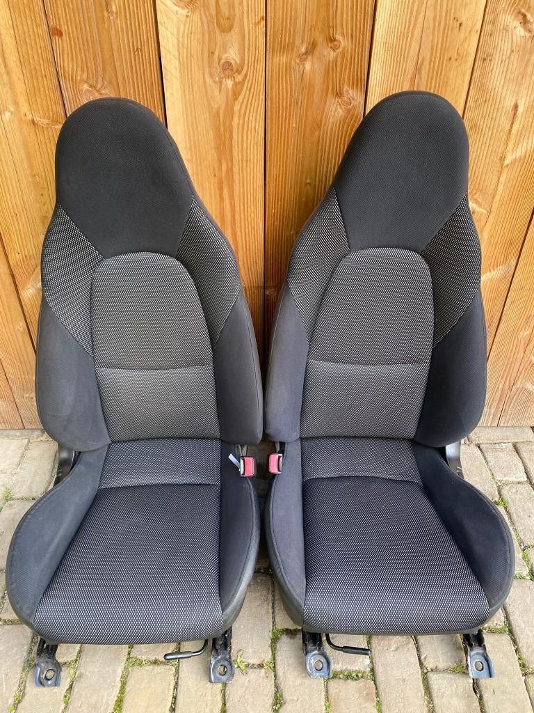 Mx5 NBFL stoelen stof