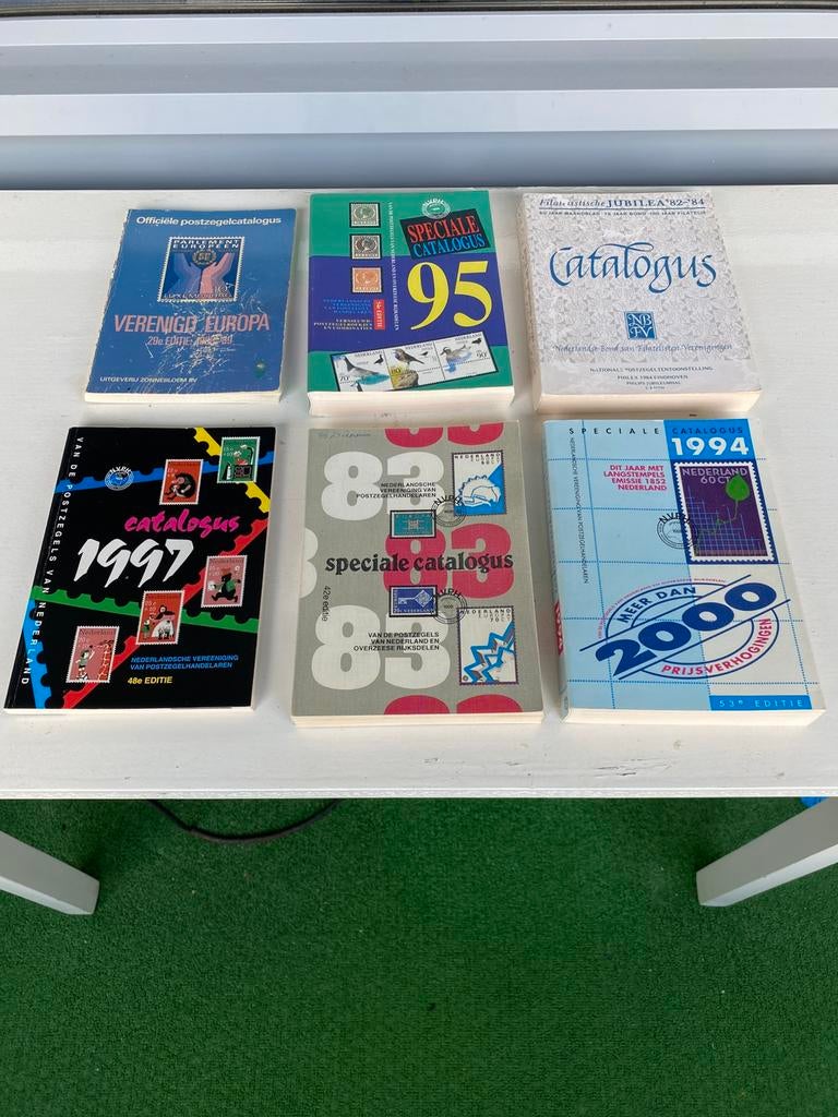 Postzegels catalogus 6stuks, Ophalen, Gebruikt