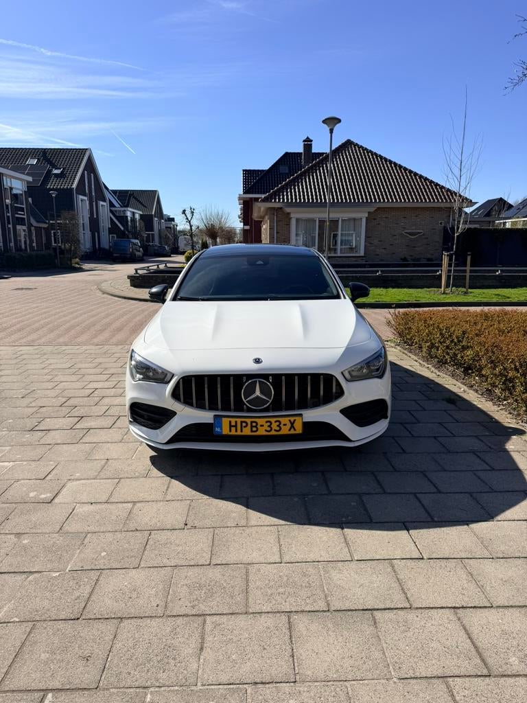 Mercedes-Benz CLA 220 190pk 7G-DCT 2019 Wit Carplay, Auto's, Mercedes-Benz, CLA, Zwart, Stationwagon, Geïmporteerd
