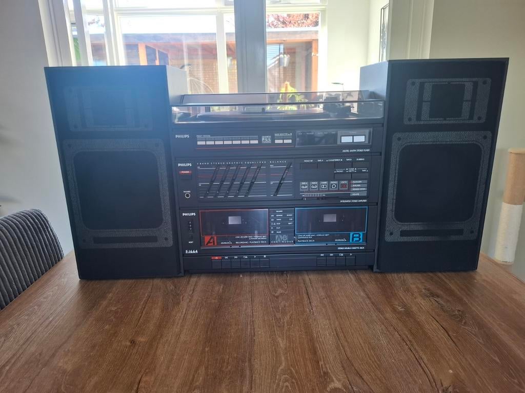 Philips F1664 Stereoset met platenspeler en dubbel cassetted, Tuner of Radio, Philips, Gebruikt, Losse componenten