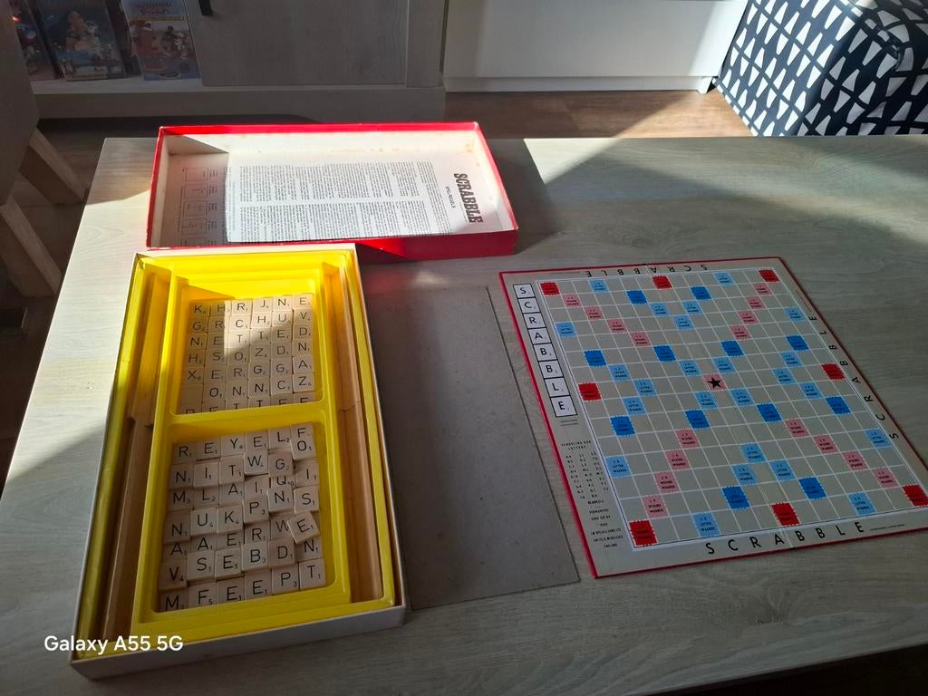 Scrabble Bordspel - Nederlandse Uitgave, Hobby en Vrije tijd, Gezelschapsspellen | Bordspellen, Gebruikt, Ophalen of Verzenden
