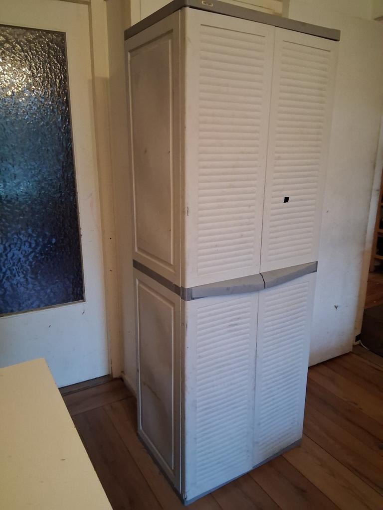 Te koop, Keter merk opbergkast, Ophalen, Kunststof