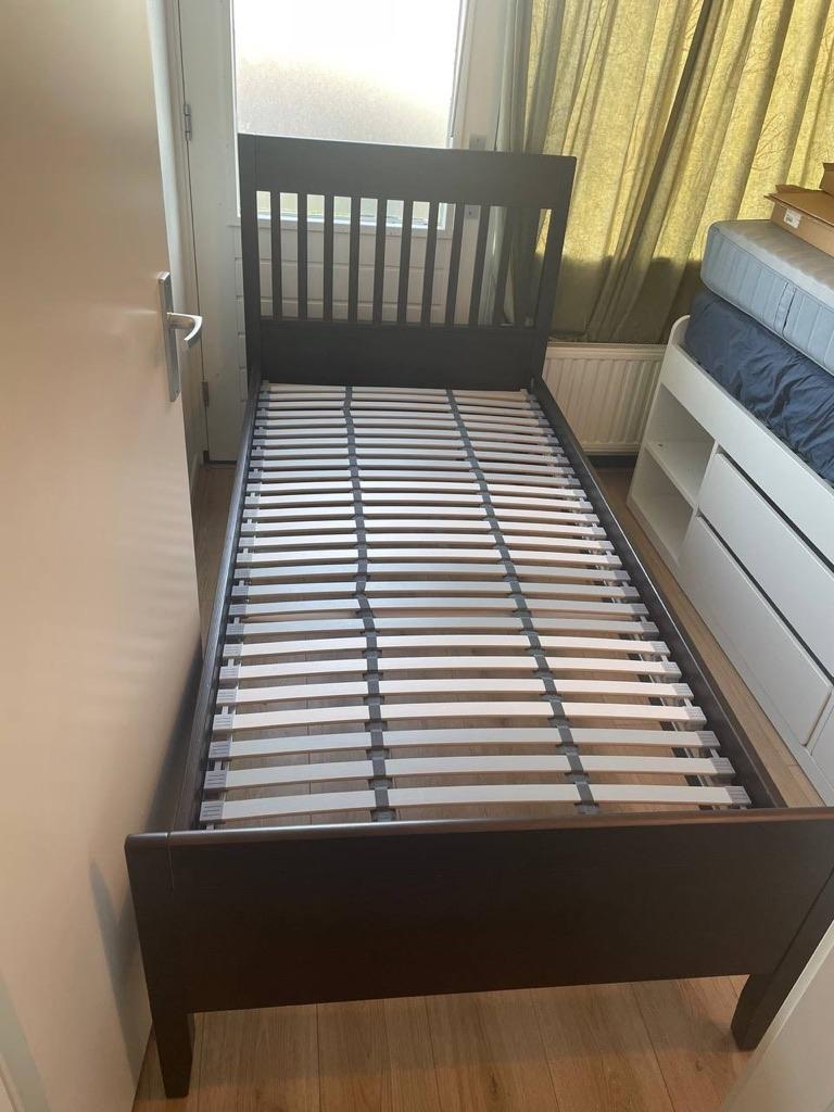 IKEA single IDANÄS bed met een matras, Ophalen, 100 cm, Eenpersoons, Bruin
