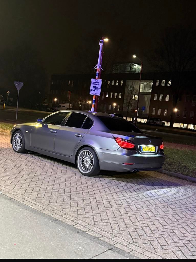 BMW 5-Serie 2.5 I 523 AUT 2007 Grijs, Auto's, Achterwielaandrijving, Origineel Nederlands, Bedrijf, Grijs