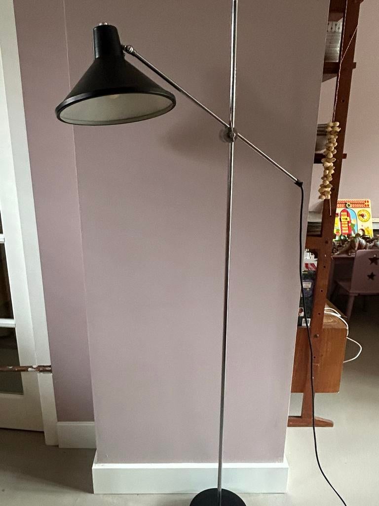 Vloerlamp chroom mid century zwart vintage, Huis en Inrichting, Lampen | Vloerlampen, Ophalen, Gebruikt, Metaal, 150 tot 200 cm