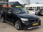 BMW X1 sDrive18i Executive Automaat / Leder / Pano / Stoelve, Auto's, Euro 5, Beige, 4 cilinders, Zwart