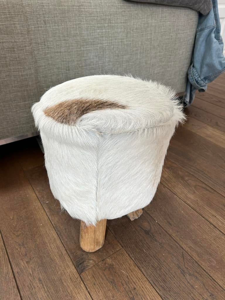 Uniek krukje met dierenvacht bekleding en houten poten, Ophalen, Gebruikt, Hout