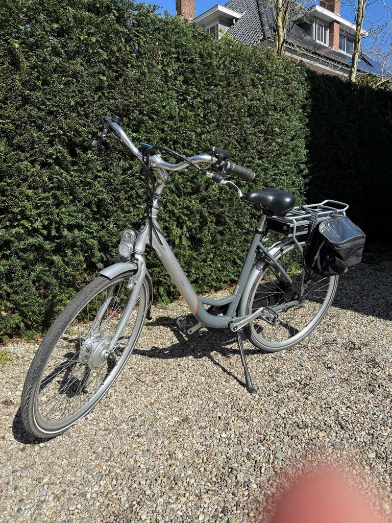 Elektrische Damesfiets Kemp Starley Harrow - Zilver, Fietsen en Brommers, Elektrische fietsen, Minder dan 30 km per accu, Gebruikt