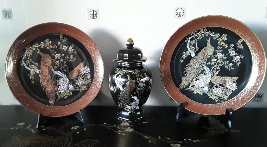 2 JAPANSE PORSELEINEN BORDEN MET POT, Antiek en Kunst, Antiek | Porselein, Ophalen of Verzenden