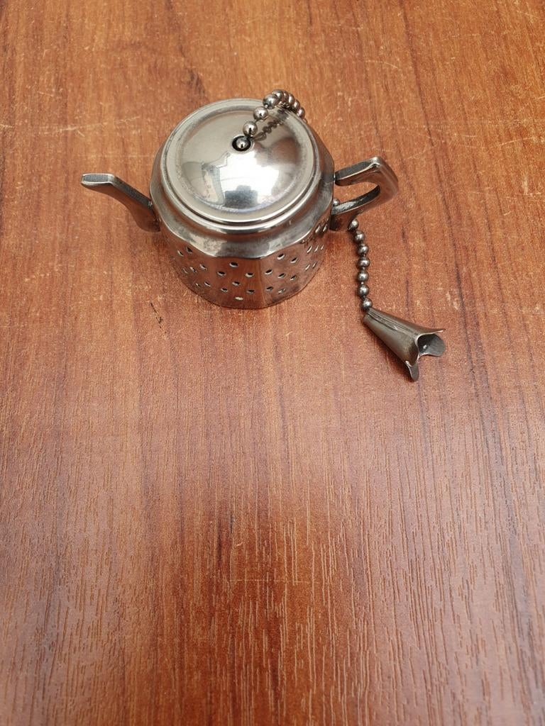 Verzilverd mini theepotje - 2.5 cm hoog, Antiek en Kunst, Curiosa en Brocante, Ophalen of Verzenden