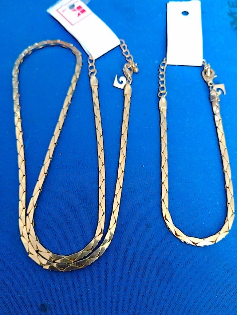 Pierre Cardin ketting & armband set., Verstelbaar, Verzenden, Zo goed als nieuw, Goud