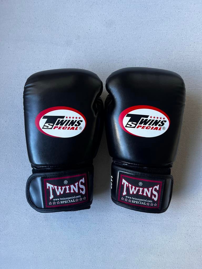 Twins Special Zwarte Bokshandschoenen 14 oz, Sport en Fitness, Ophalen of Verzenden, Nieuw, Bokshandschoenen