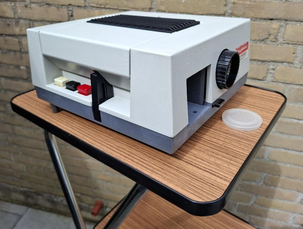 vintage diaprojector met stevige projectietafel, Ophalen, 1960 tot 1980, Projector
