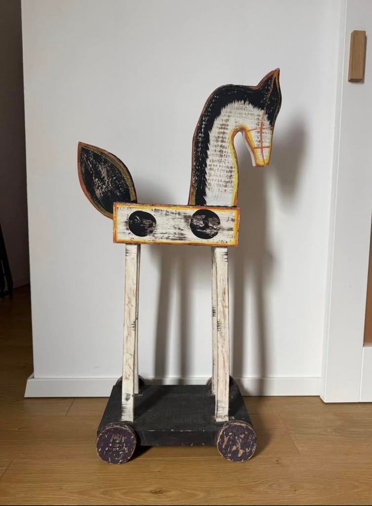 Houten paard op wielen - Decoratief en speels, Ophalen of Verzenden