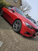 BMW 3-Serie 318i 136pk Aut 2020 Rood, Auto's, BMW, Automaat, Zwart, 1465 kg, Stationwagon