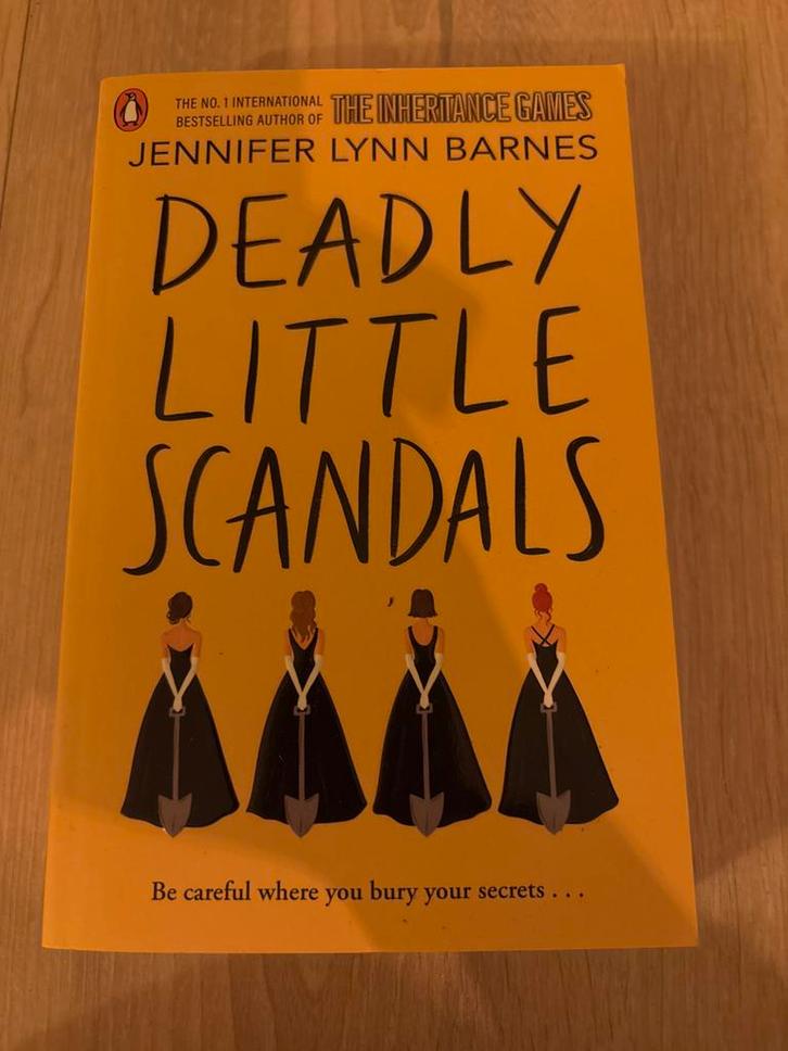 Deadly Little Scandals - Jennifer Lynn Barnes, Boeken, Detectives, Zo goed als nieuw, Ophalen