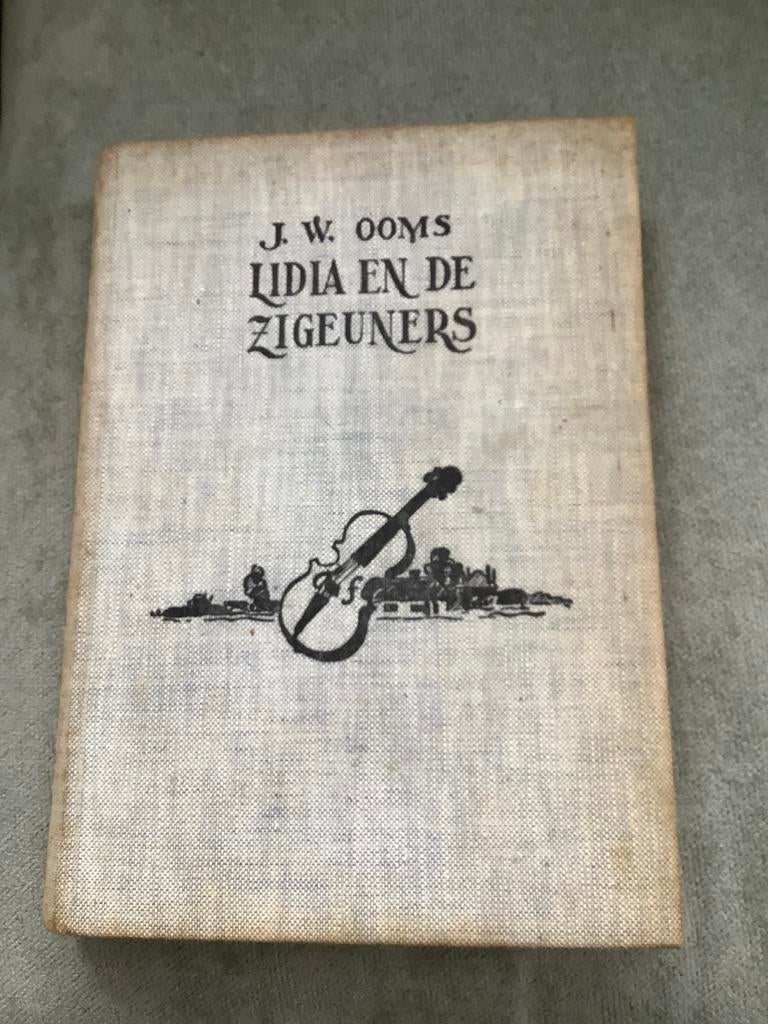 Lidia en de zigeuners - J.W. Ooms, Ophalen of Verzenden, Zo goed als nieuw