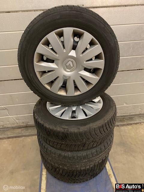 Winterwielen Bridgestone  Renault Clio IV ('12-'19), Auto-onderdelen, Banden en Velgen, Ophalen, Gebruikt, 15 inch, Banden en Velgen