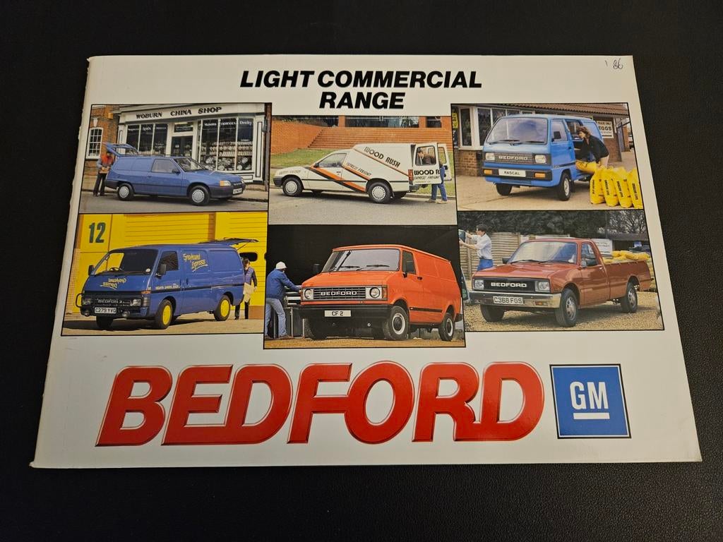 Brochure Bedford Light Commercial Range 1986, Ophalen of Verzenden, Zo goed als nieuw, Overige merken