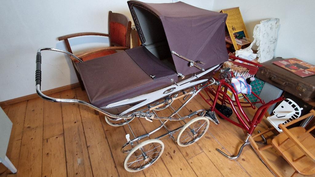 te koop  kinderwagen uit de jaren zeventig, Ophalen, Zo goed als nieuw