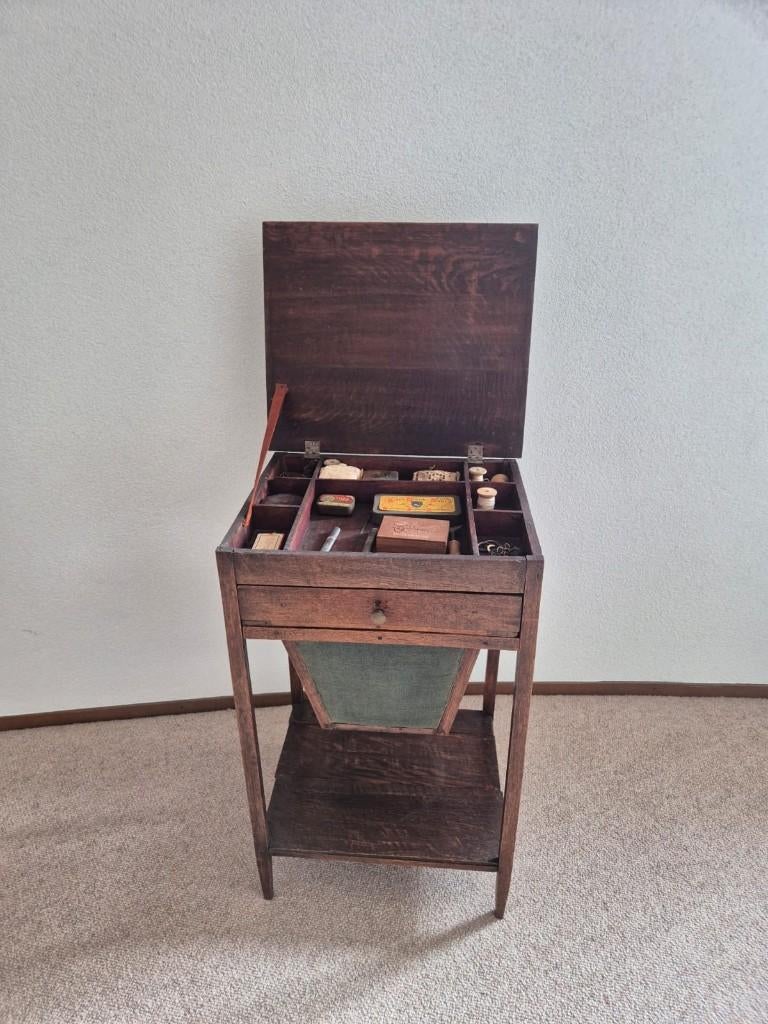 Antiek naaikastje / brocante naaitafel (ca. 1900–1920), Antiek en Kunst, Ophalen