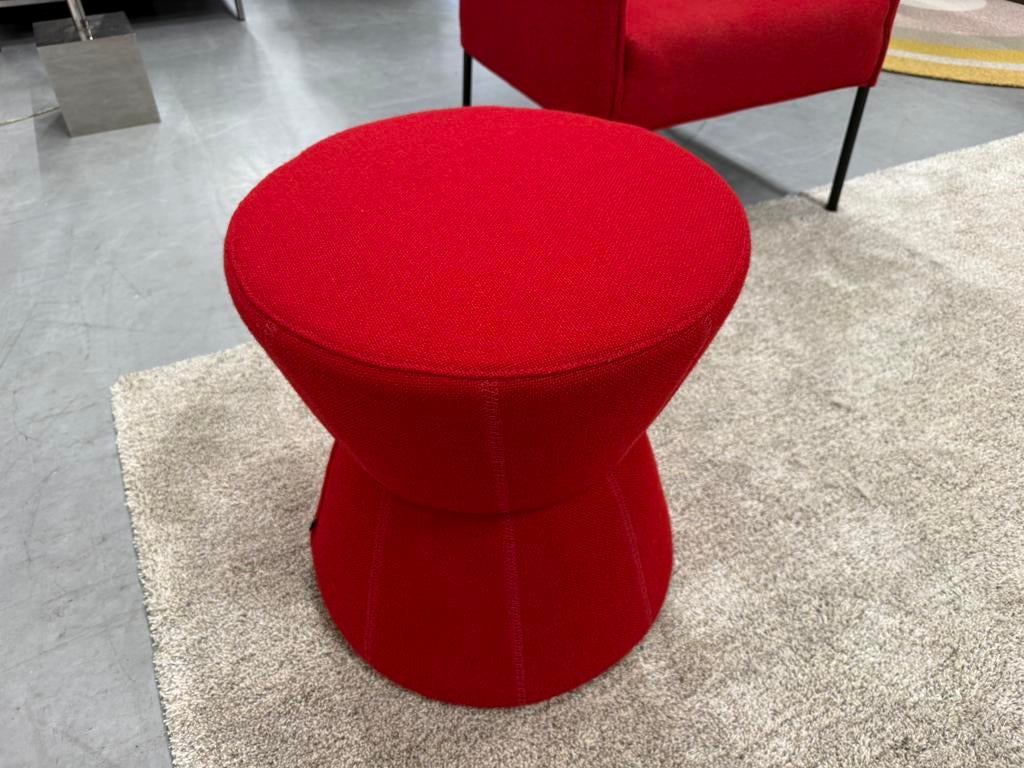 Design on Stock Toi Toi Kruk wolstof rood design Poef