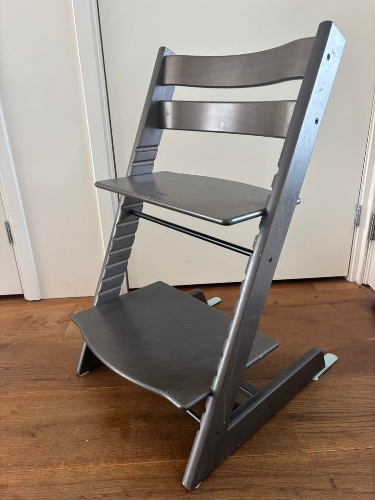 Stokke tripp trapp hazy grey, Kinderen en Baby's, Kinderstoelen, Ophalen, Zo goed als nieuw, Meegroeistoel