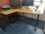 In hoogte verstelbaar ikea bureau, Huis en Inrichting, Bureaus, Ophalen, In hoogte verstelbaar, Zo goed als nieuw