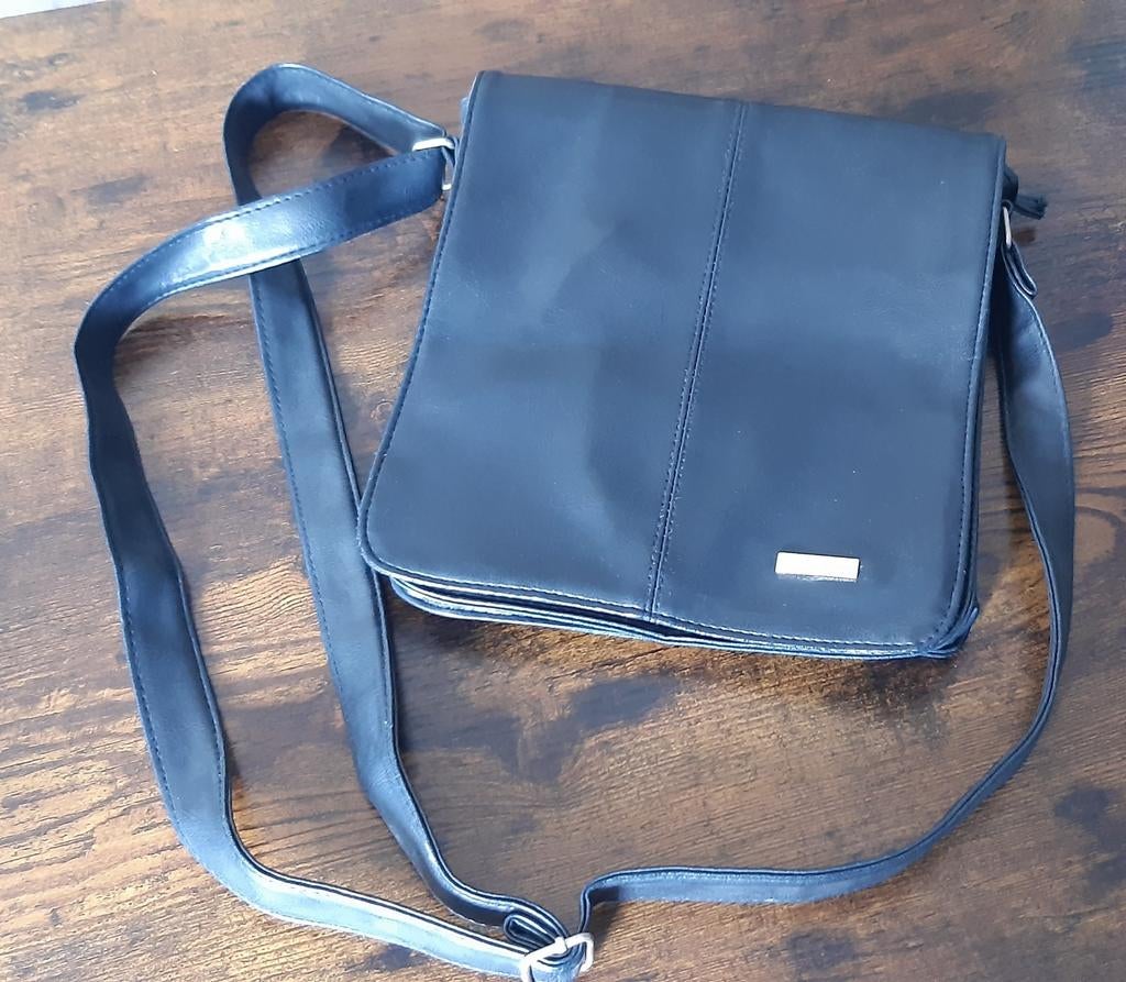 Donkerblauwe lederen schoudertas Double-D, Sieraden, Tassen en Uiterlijk, Tassen | Schoudertassen, Overige merken, Blauw, Ophalen of Verzenden