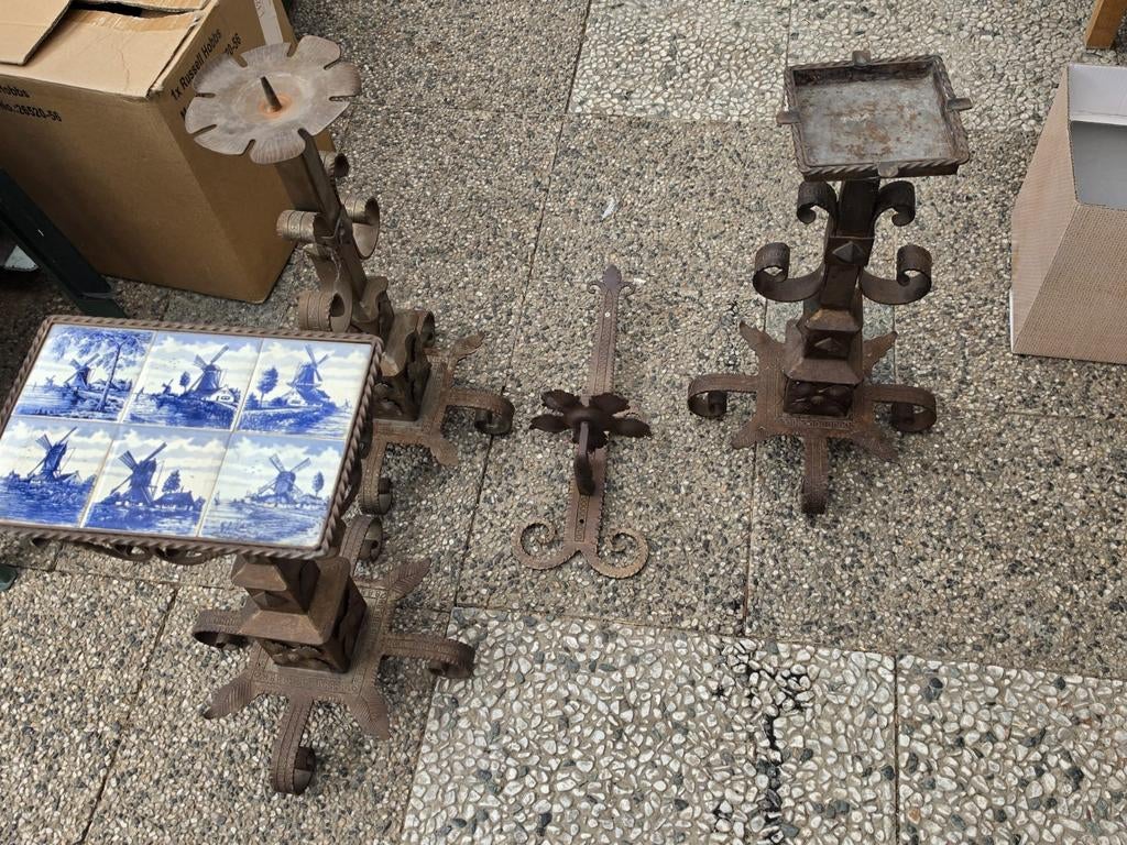 Oude smeedijzeren kandelaars handgemaakt., Antiek en Kunst, Curiosa en Brocante, Ophalen of Verzenden