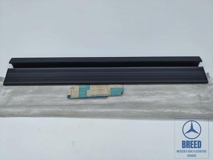 NOS instaplijst achter zwart voor Mercedes-Benz W124, Auto-onderdelen, Carrosserie en Plaatwerk, Mercedes-Benz, Nieuw, Ophalen of Verzenden