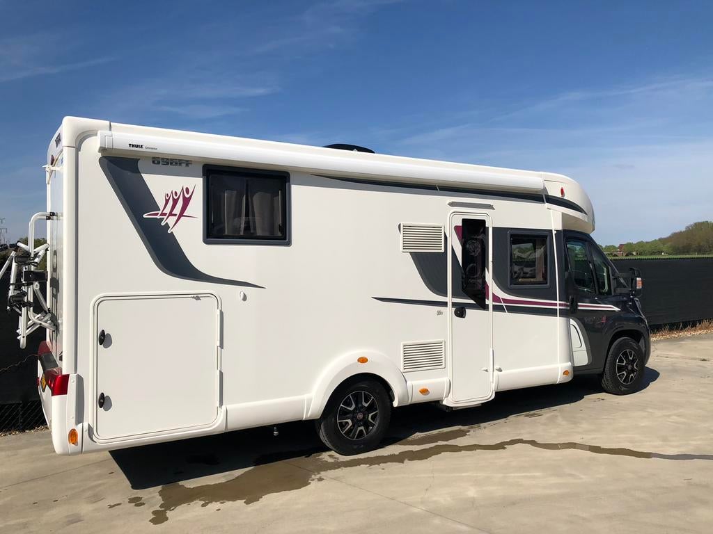Caravans And Camping Nieuwstaat