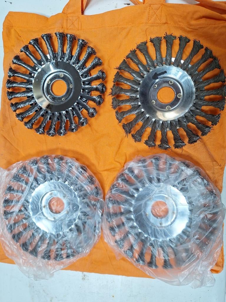 Onkruidborstels.   Bosmaaier, Ophalen, Nieuw, Overige typen