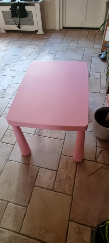 Roze kindertafel - Ideaal voor spelen en knutselen, Ophalen of Verzenden, Gebruikt, Tafel(s)